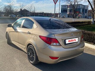 2013 Hyundai Solaris I, бежевый, 800000 рублей, вид 4
