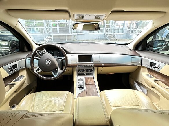 2013 Jaguar XF I Рестайлинг, коричневый, 1900000 рублей - вид 6
