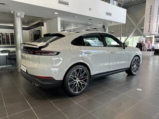 2024 Porsche Cayenne S Coupé III Рестайлинг, серый, 21700000 рублей, вид 5