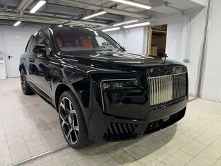 2026 Rolls-Royce Cullinan Black Badge I Рестайлинг (Series II), чёрный, 69400000 рублей, вид 2