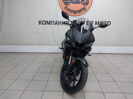 2020 Yamaha YZF-R3, чёрный, 599000 рублей, вид 3
