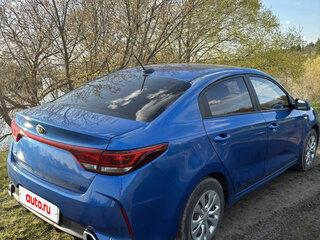 2020 Kia Rio IV Рестайлинг, синий, 1520000 рублей, вид 4