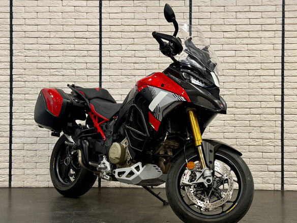 2026 Ducati Multistrada V4, чёрный, 3520000 рублей