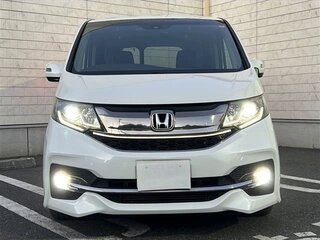 2017 Honda Stepwgn Spada V, белый, 1470000 рублей, вид 2