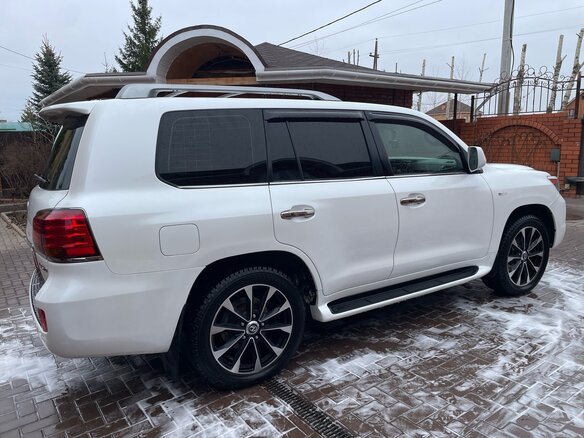 2010 Lexus LX 570 III, белый, 3500000 рублей - вид 3