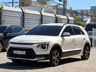 2023 Kia Niro II, белый, 2000000 рублей, вид 1