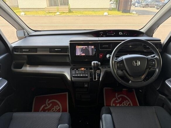 2017 Honda Stepwgn Spada V Рестайлинг, белый, 1510000 рублей - вид 8