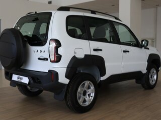 2026 Lada (ВАЗ) Niva Travel I Рестайлинг, белый, 1603000 рублей, вид 3