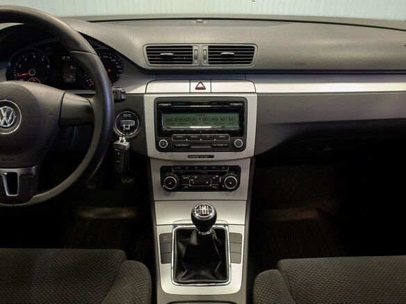2010 Volkswagen Passat B6, серебристый, 820000 рублей - вид 25