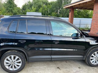 2015 Volkswagen Tiguan I Рестайлинг, чёрный, 1859580 рублей, вид 3