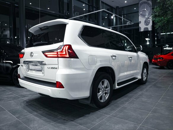 2016 Lexus LX 450d III Рестайлинг 2, белый, 6950000 рублей - вид 3