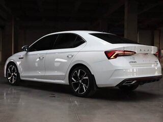 2022 Skoda Octavia IV (A8), белый, 2180000 рублей, вид 5
