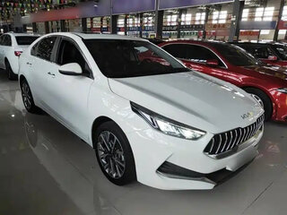 2022 Kia K3 II Рестайлинг, белый, 1615000 рублей, вид 3