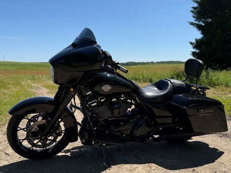 2023 Harley-Davidson Electra Glide, чёрный, 2250000 рублей, вид 2