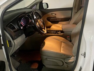 2017 Kia Carnival III, белый, 1950000 рублей, вид 5