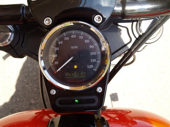 2012 Harley-Davidson Blackline, красный, 1200000 рублей - вид 7