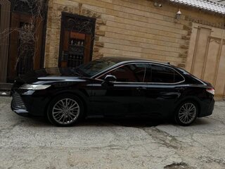 2018 Toyota Camry VIII (XV70), чёрный, 2500000 рублей, вид 3