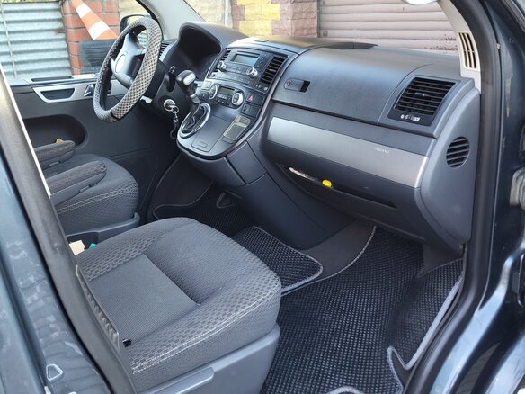 2007 Volkswagen Multivan T5, серый, 1795000 рублей - вид 3