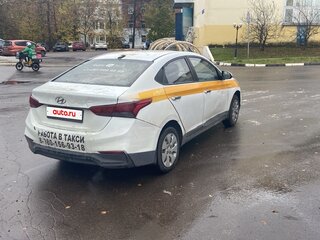 2017 Hyundai Solaris II, белый, 620000 рублей, вид 3