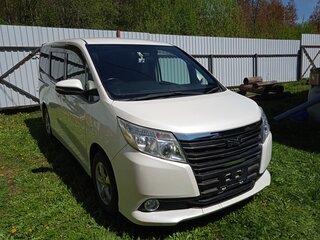 2016 Toyota Noah III (R80), белый, 2199000 рублей, вид 2