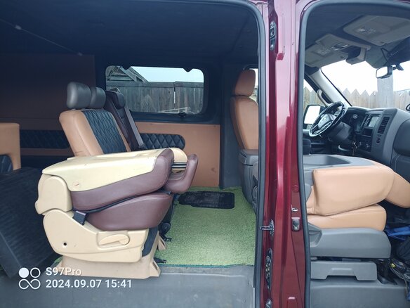 2012 Nissan NV-Series (1500/2500/3500), пурпурный, 2150000 рублей - вид 16