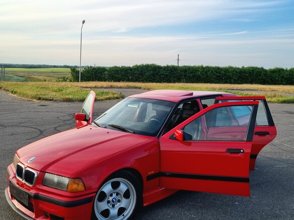 1997 BMW 3 серии 320i III (E36), красный, 700000 рублей - вид 5