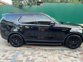 2019 Land Rover Discovery V, чёрный, 4450000 рублей, вид 3