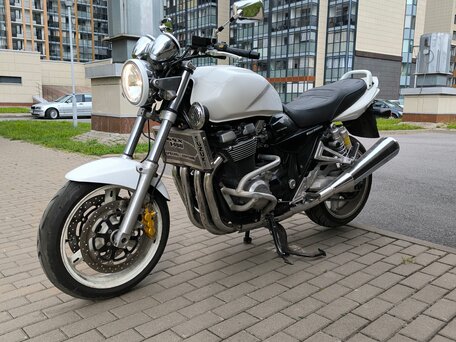 2001 Suzuki GSX 1400, белый, 390000 рублей, вид 1