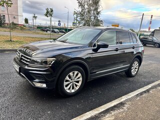 2017 Volkswagen Tiguan II, чёрный, 2700000 рублей, вид 1