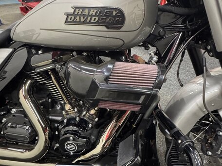 2023 Harley-Davidson CVO Street Glide, серебристый, 4200000 рублей, вид 5
