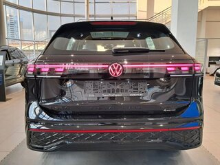2026 Volkswagen Tiguan L Pro III (China Market), чёрный, 5050000 рублей, вид 5