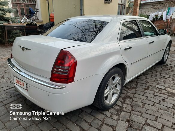 2004 Chrysler 300C I, белый, 850000 рублей - вид 16