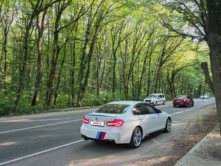 2016 BMW 3 серии 320i xDrive VI (F3x) Рестайлинг, белый, 2250000 рублей, вид 3