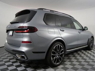 2025 BMW X7 40i I (G07) Рестайлинг, серебристый, 12650816 рублей, вид 3