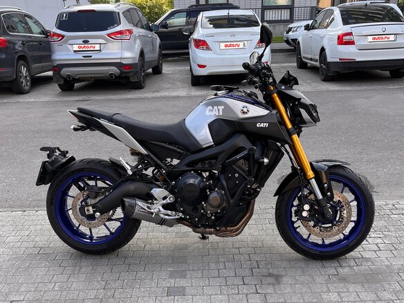 2020 Yamaha MT-09 (FZ-09), серебристый, 900000 рублей - вид 6