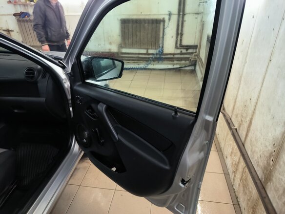2017 Lada (ВАЗ) Granta I, серебристый, 650000 рублей - вид 26