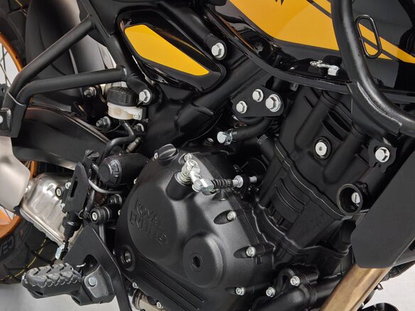 2025 Royal Enfield Himalayan, чёрный - вид 14