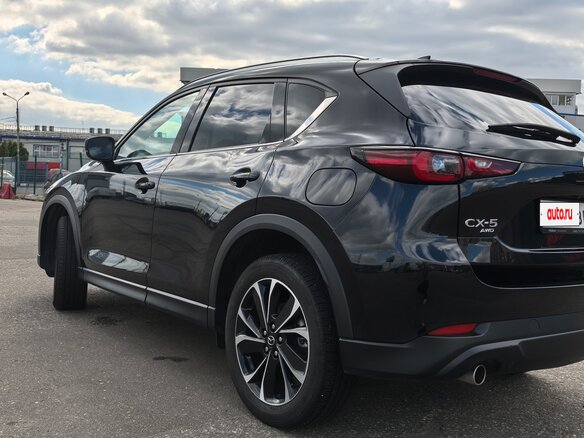 2022 Mazda CX-5 II Рестайлинг, чёрный, 3690000 рублей - вид 2