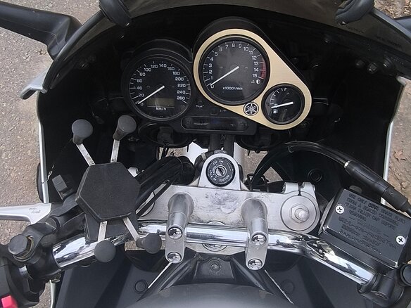 2000 Yamaha FZS600 Fazer, серебристый, 335000 рублей - вид 2