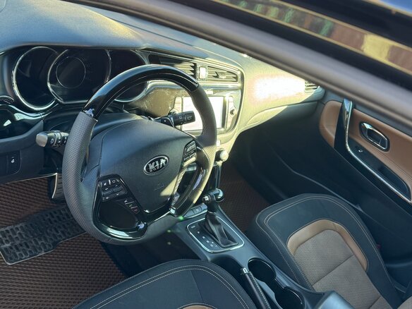 2017 Kia Ceed II Рестайлинг, чёрный, 1250000 рублей - вид 6