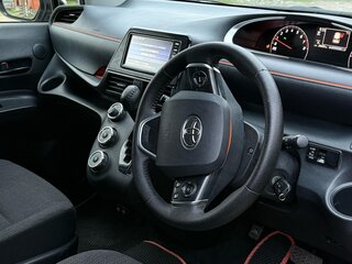 2019 Toyota Sienta II Рестайлинг, серый, 1500000 рублей, вид 3