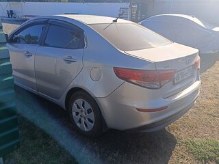 2015 Kia Rio III Рестайлинг, серый, 730000 рублей, вид 4