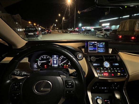 2015 Lexus NX 200t I, белый, 3000000 рублей - вид 6