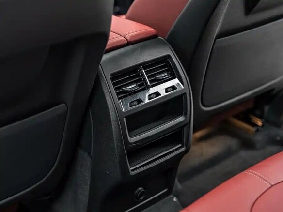2021 BMW X6 30i III (G06), серебристый, 6169000 рублей - вид 12