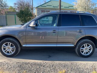 2008 Volkswagen Touareg I Рестайлинг, серый, 1100000 рублей, вид 3