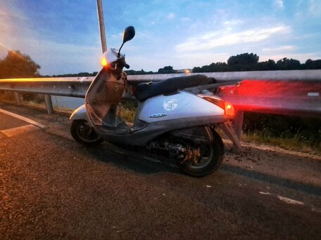 1999 Honda Lead 100, серый, 95000 рублей, вид 4