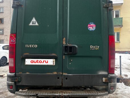 2003 Iveco Daily, зелёный, 555555 рублей, вид 3