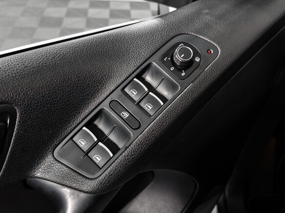 2015 Volkswagen Tiguan I Рестайлинг, белый, 1250000 рублей - вид 9