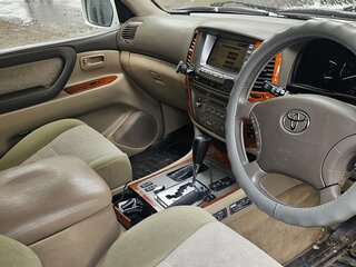 2002 Toyota Land Cruiser 100 Series Рестайлинг 1, белый, 2500000 рублей, вид 5