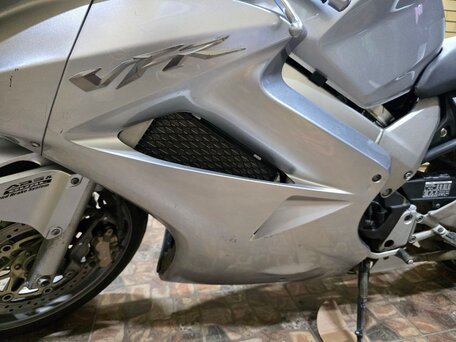 2006 Honda VFR 800, серебристый, 450000 рублей, вид 5